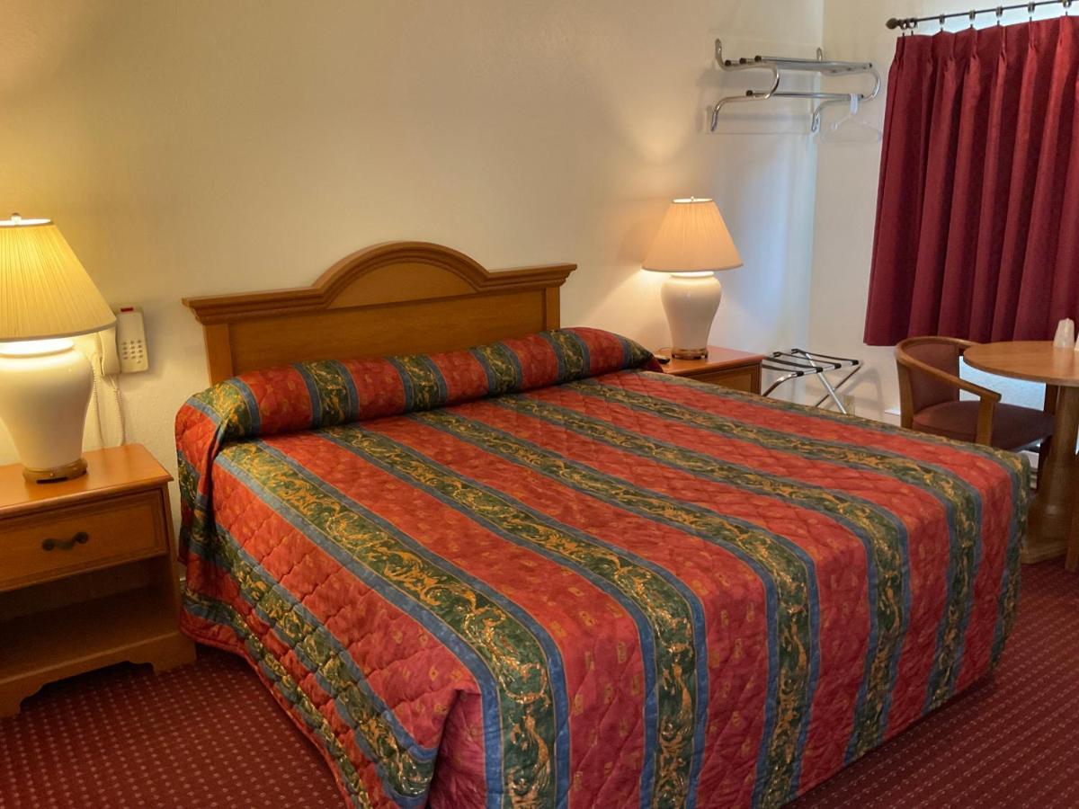 Front Street Inn Crescent City Buitenkant foto