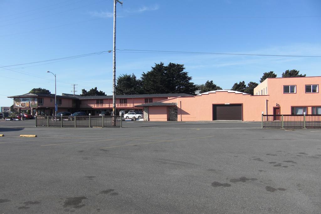 Front Street Inn Crescent City Buitenkant foto